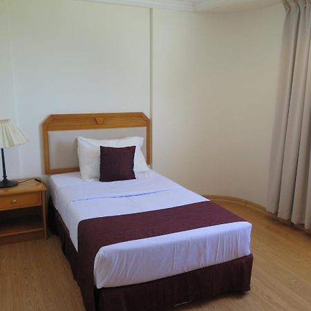 Sea View Resort Hotel & Apartments Kuala Belait Exterior foto