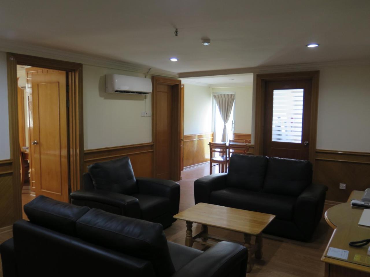 Sea View Resort Hotel & Apartments Kuala Belait Exterior foto