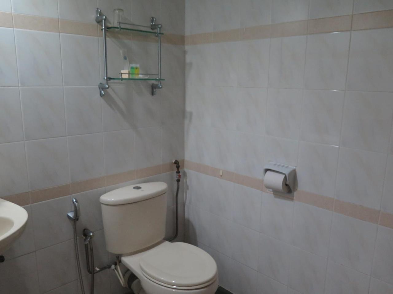 Sea View Resort Hotel & Apartments Kuala Belait Exterior foto